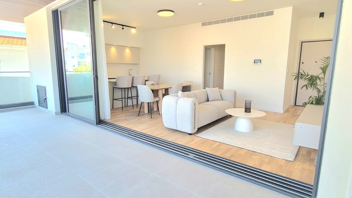 Luxury brand new apartment