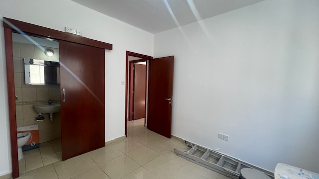 Resale Cozy apartment for a family or for investment