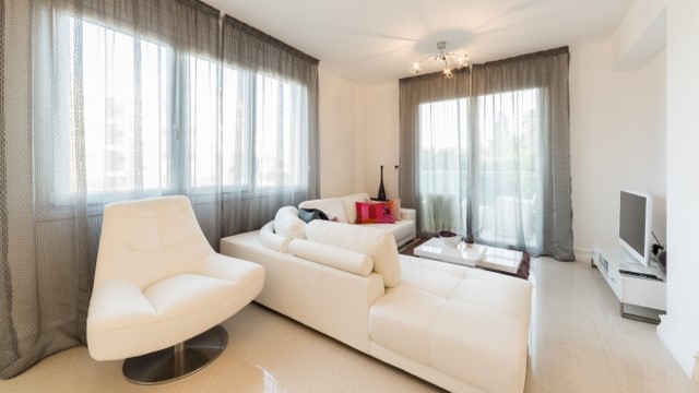 Deluxe fully furnished sea shore apartment