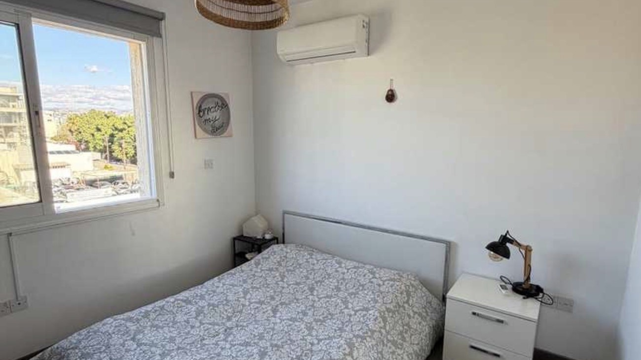 Apartment with partial sea views