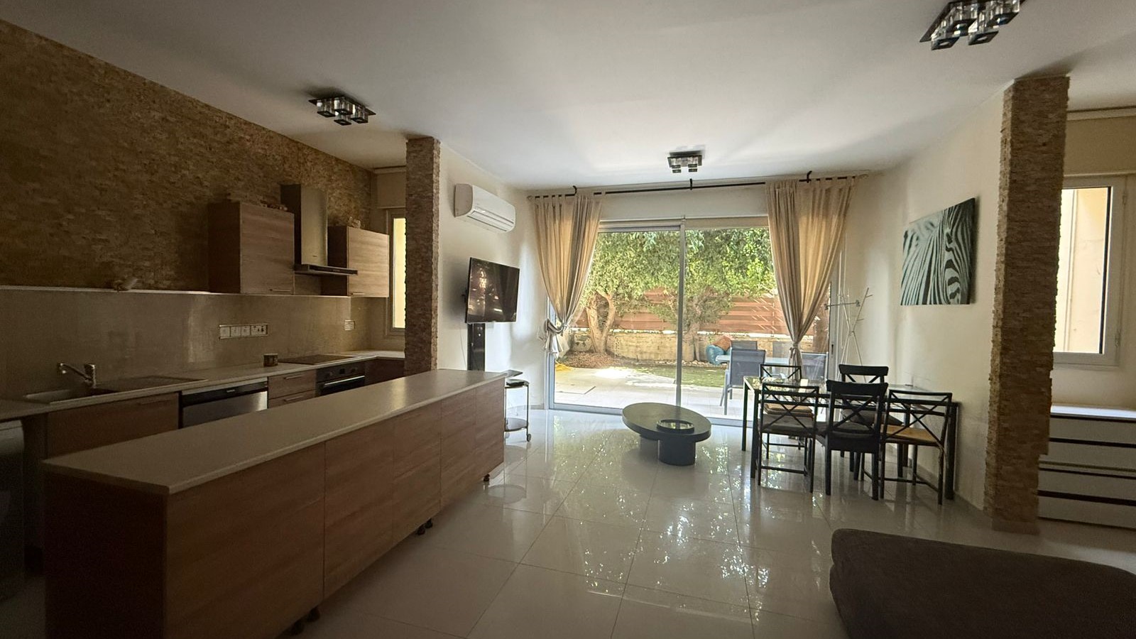  Spacious two-bedroom duplex apartment 