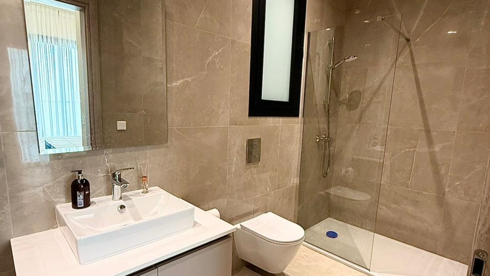 New two-bedroom apartment 