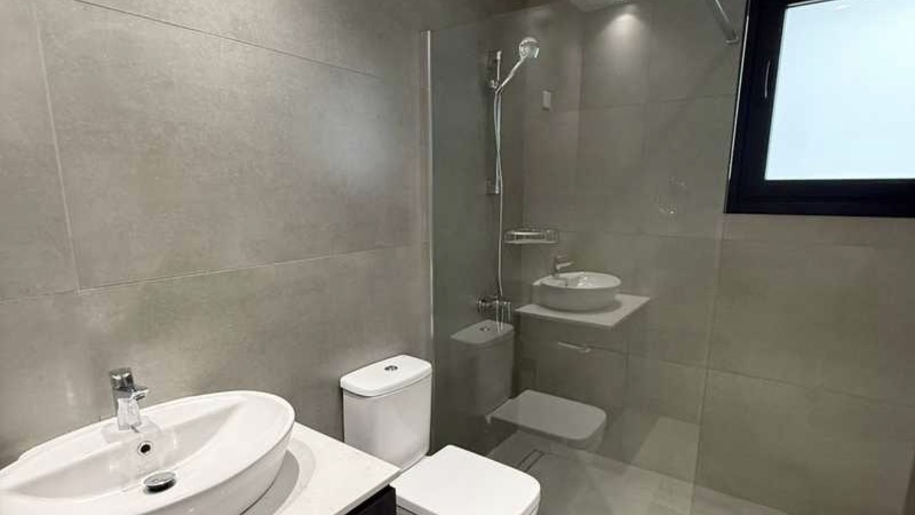 Spacious and bright apartment