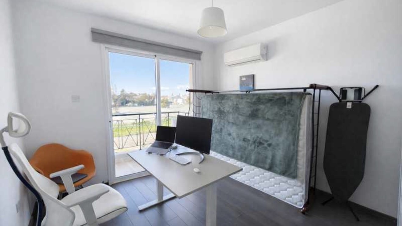 Apartment with partial sea views