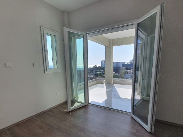 New apartment with sea view