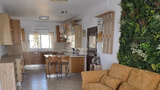 Pleasant and cozy apartment sea front