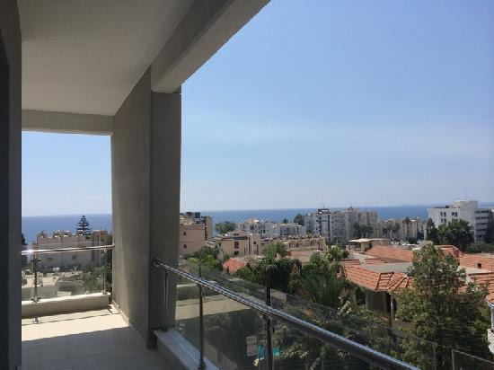 Agios Tyhonas 3 bedrooms flat 