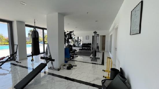For rent gorgeous 5 bedroom apartment 